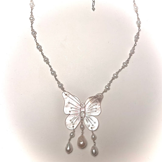 butterfly! pearl necklace