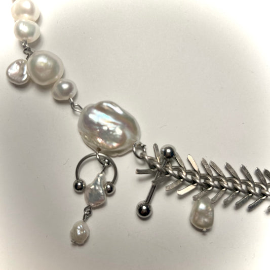 pierced herringbone pearl necklace