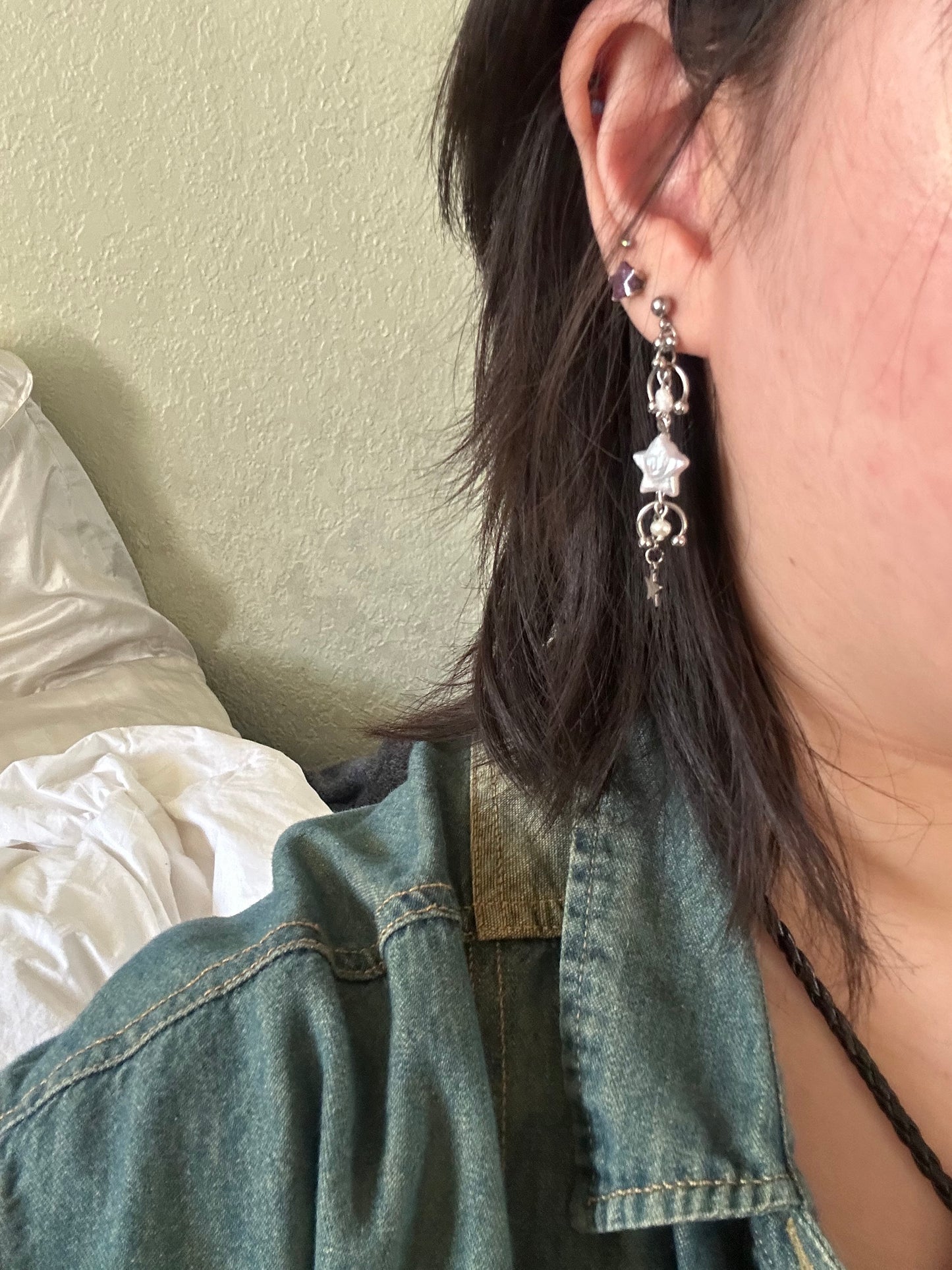 'veil' star studs (white)