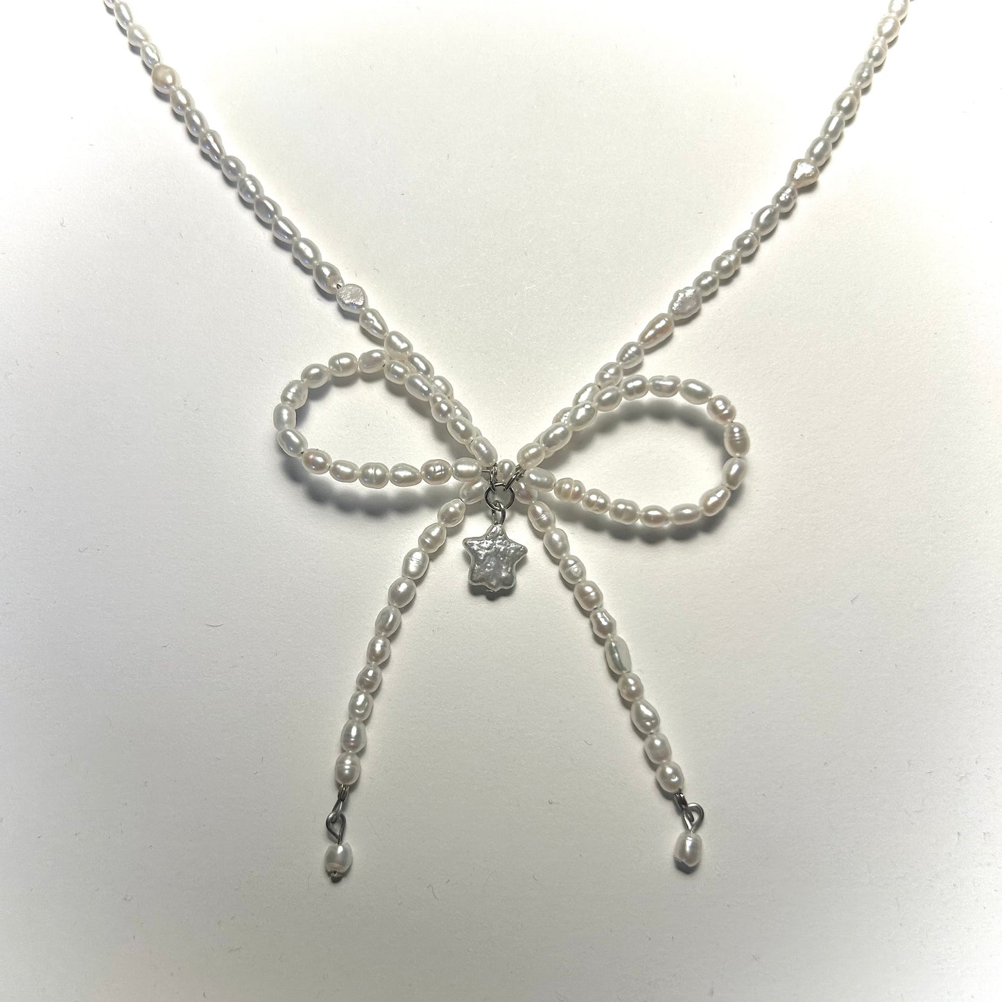 pearl bow necklace