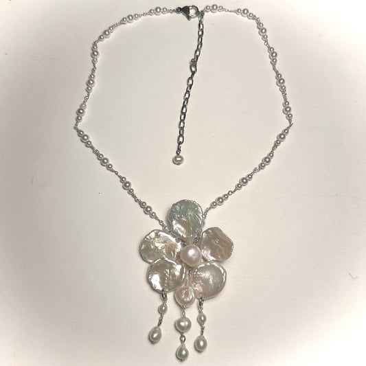 peony dew drop pearl necklace