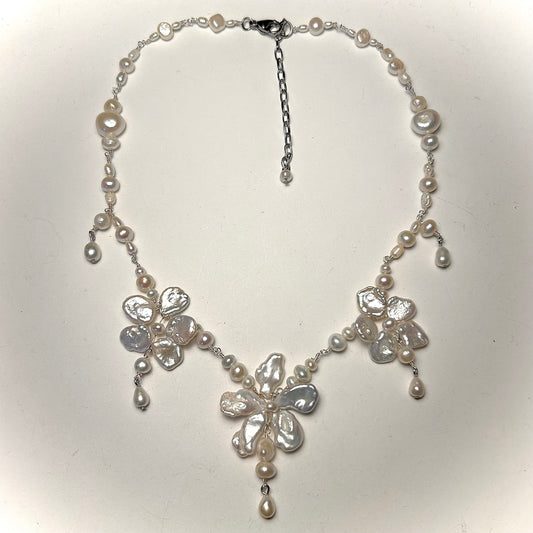 june gloom pearl collar